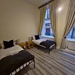 Hollowstone Place, Spacious 2 Bed, City Centre Ng1, Sleeps 6,Free Parking
