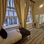 Hollowstone Place, Spacious 2 Bed, City Centre Ng1, Sleeps 6,Free Parking